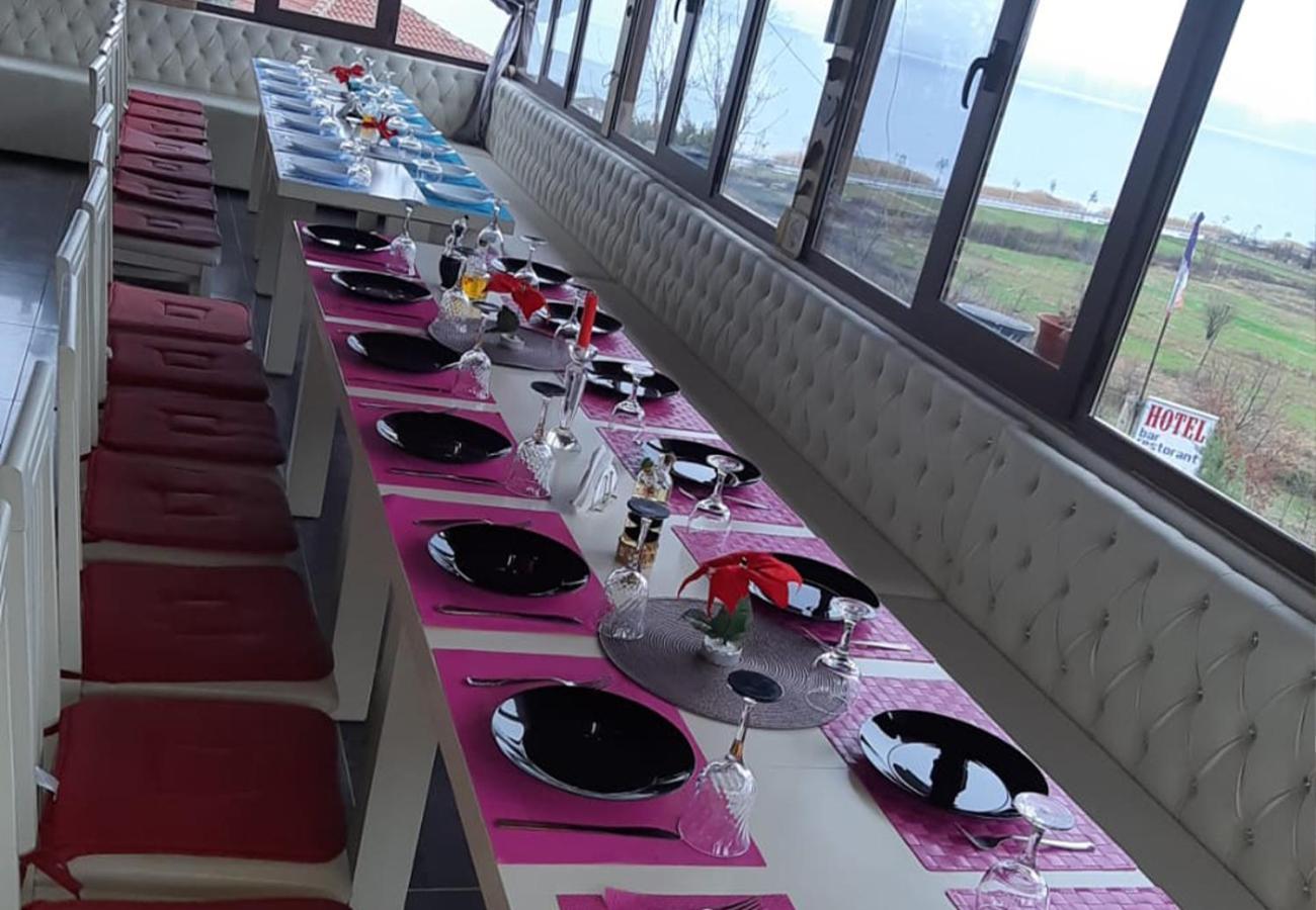 Hotel Villa Stone Dream Bar Restaurant Udenisht Buitenkant foto